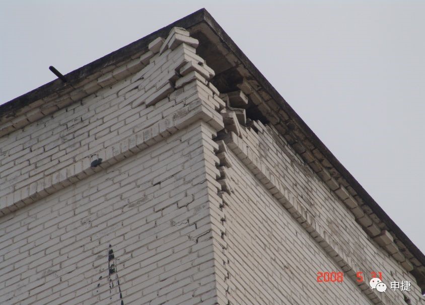 1-210325093IL56.jpg