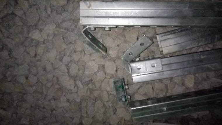 某地铁项目发生支吊架垮塌事故-4.jpg